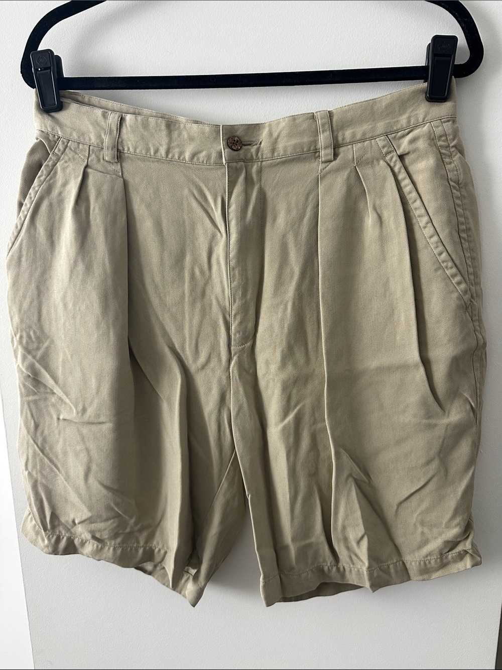 Tommy Bahama Men's Flat Front Shorts in Khaki